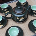 Bộ ấm chén vuông to khắc hoa sen vàng chỉ đỏ (Men xanh)