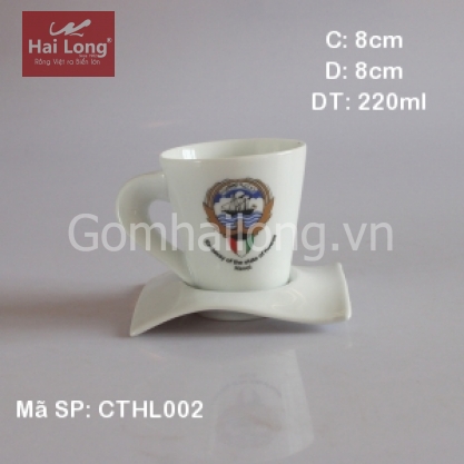 Cốc sứ quai xoắn kèm đĩa kê in logo tri ân khách hàng (Trắng)