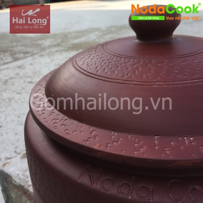 Gà hấp muối với Nồi Lu đất