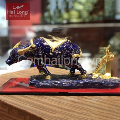 tượng trâu gốm sứ cho người mệnh thủy