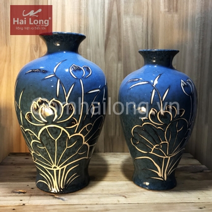 Lọ hoa đùi dế men đá xanh khắc hoa sen 