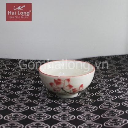 Bát nước mắm bằng sứ vẽ tay Sen chỉ hồng (Kem)